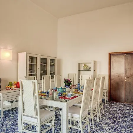 Olga Luxury 2* Capri